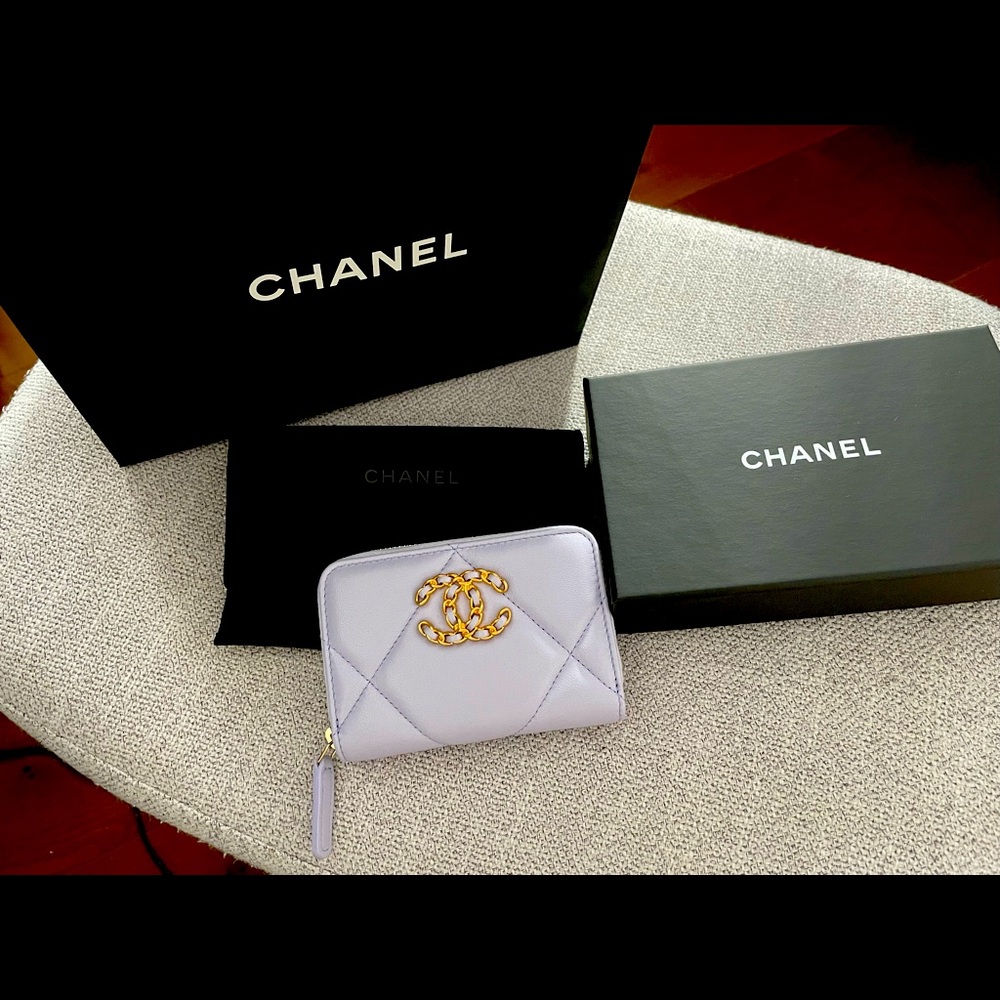 Brand new Chanel card holder 21k purple